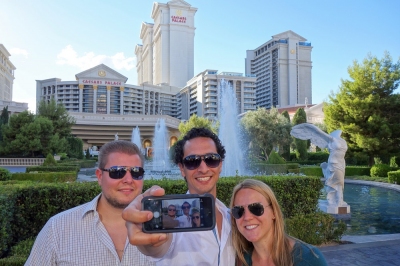 Touristen vor dem Caesars Palace Las Vegas (Alexander Mirschel)  Copyright 
Información sobre la licencia en 'Verificación de las fuentes de la imagen'